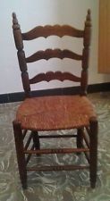 Antigua silla con asiento de enea