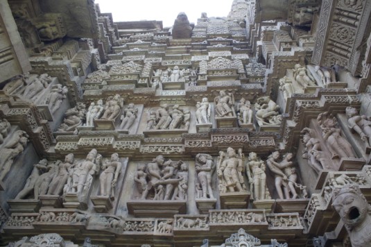 eros esculturas eroticas templo de khajuraho india