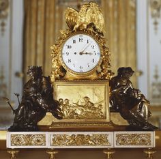 reloj de Buckingham Palace ubicado en la Sala Blanca de Dibujo